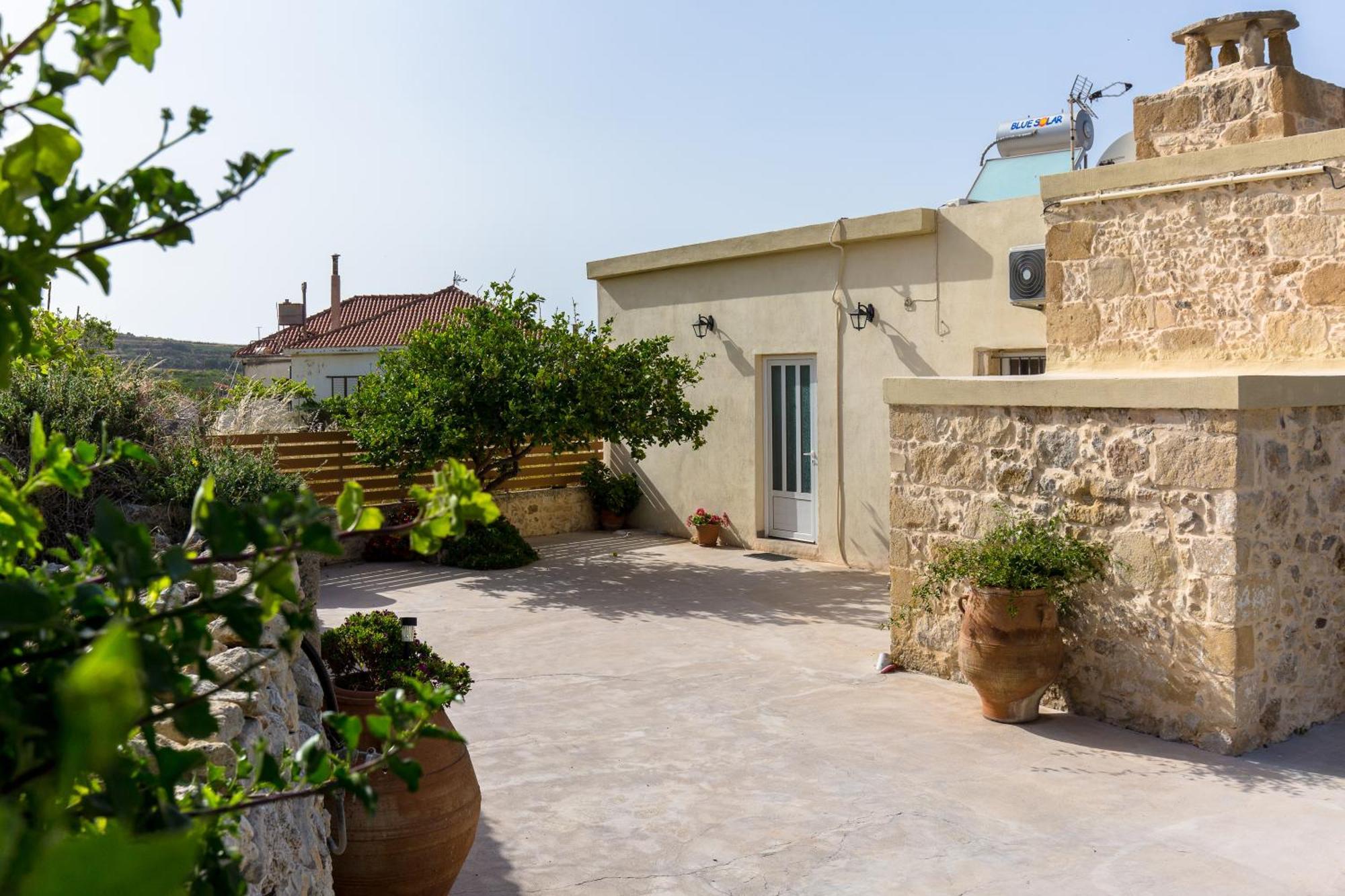 Apartment Eliana's Stone House Benoudhiana